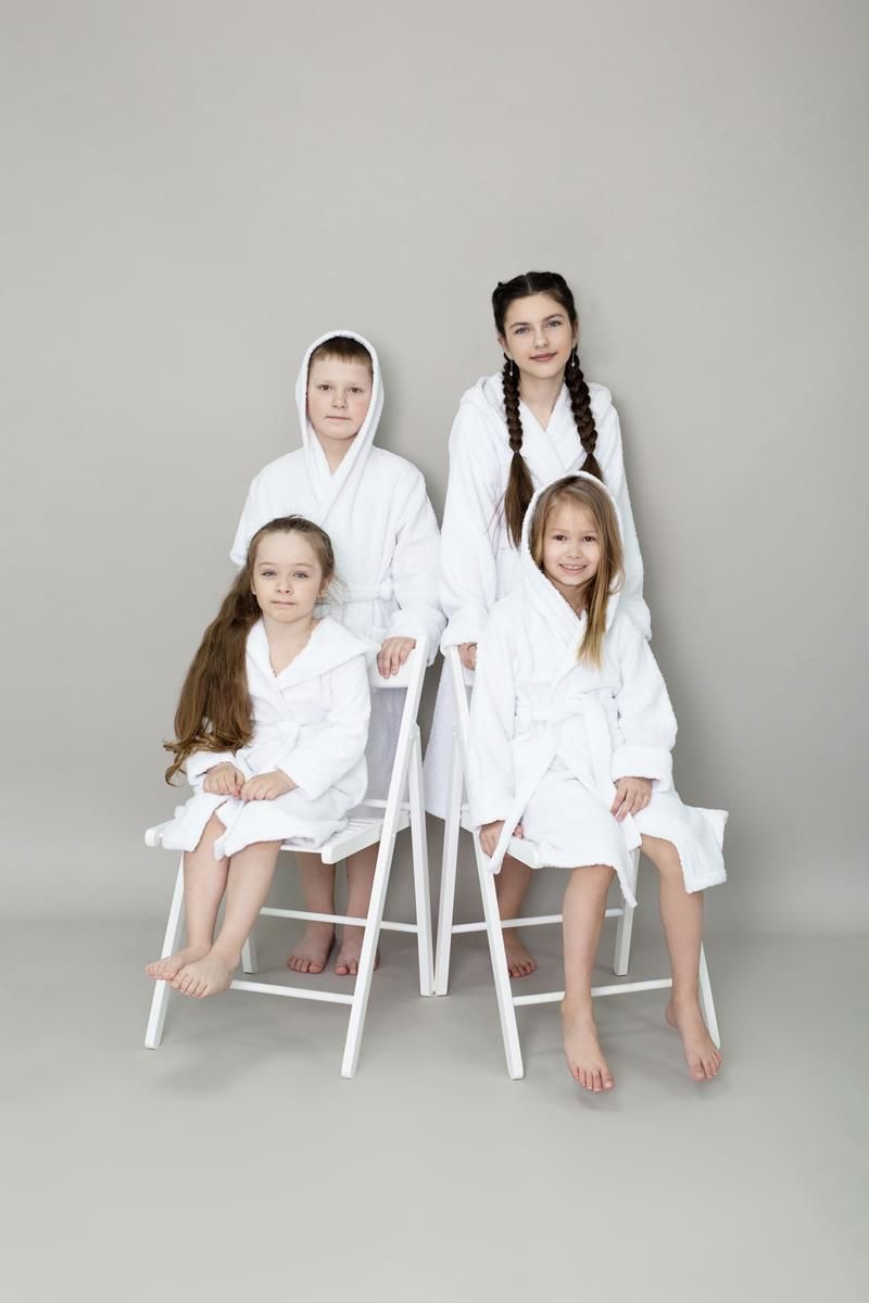 снимок Халат махровый детский с капюшоном белый от магазина BIO-TEXTILES ОПТ