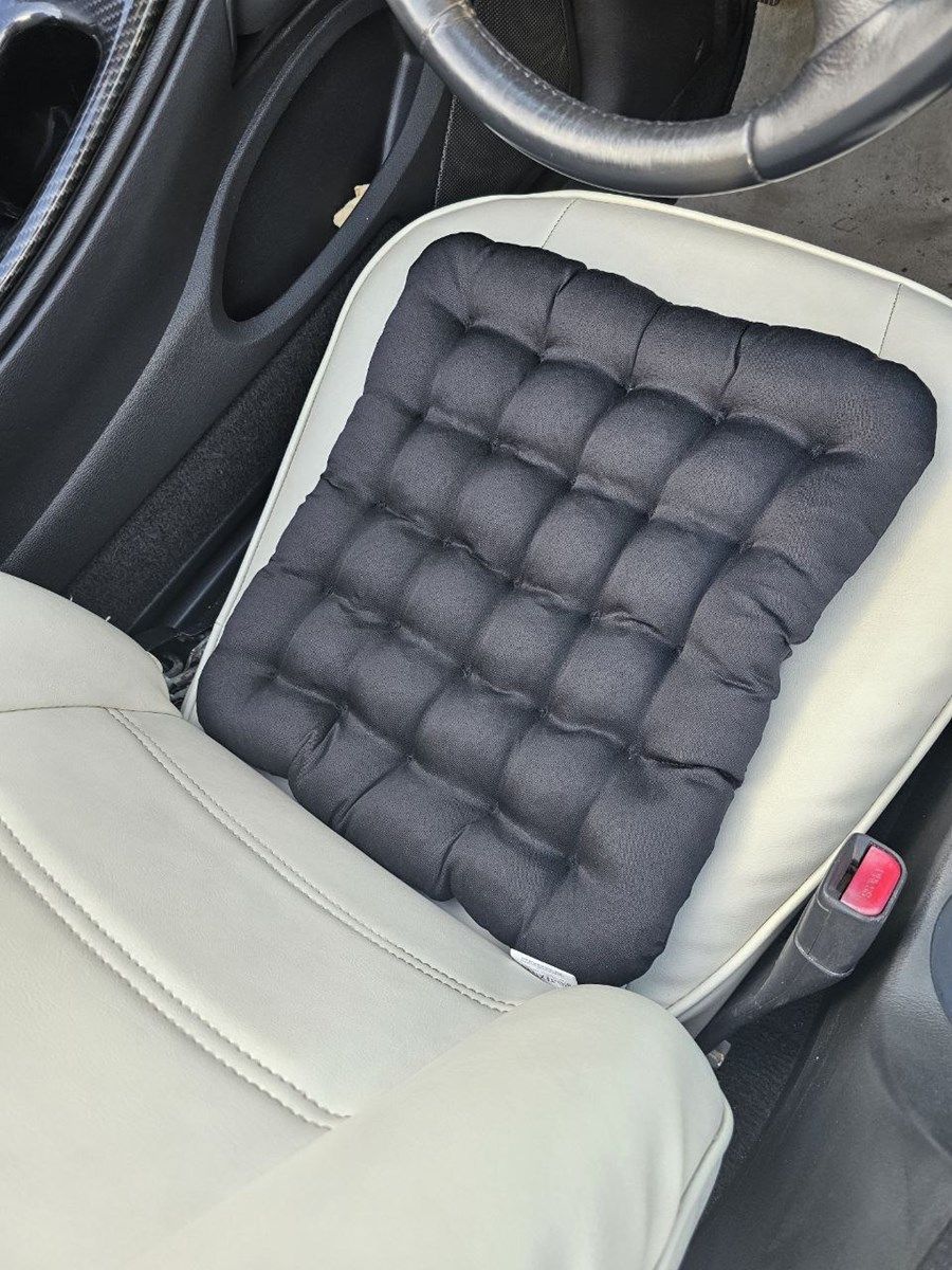 снимок Подушка автомобильная на сиденье "АВТО-БИО" черная 40*40 от магазина BIO-TEXTILES ОПТ