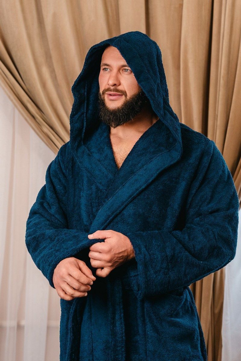 снимок Халат махровый с капюшоном, темно-синий с вышивкой от магазина BIO-TEXTILES ОПТ