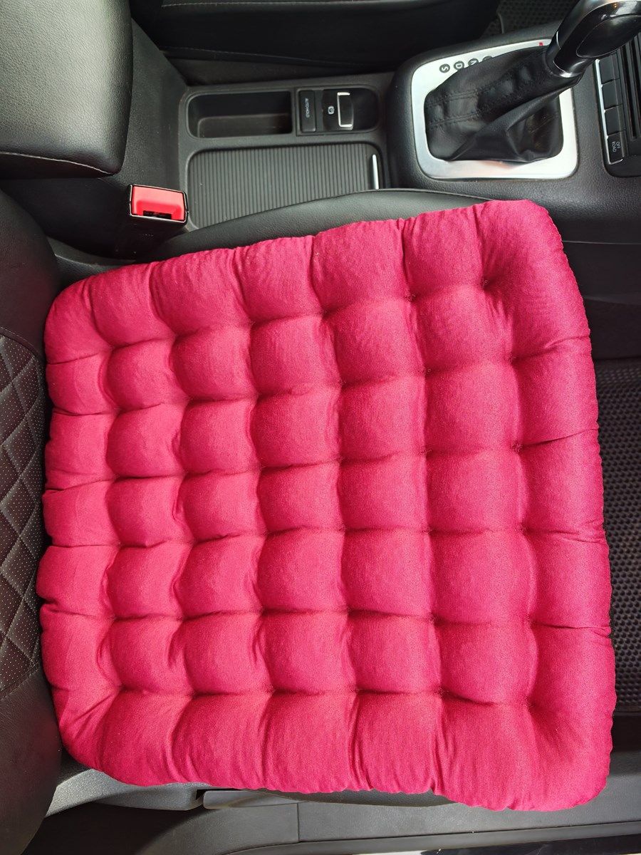 снимок Подушка автомобильная на сиденье "АВТО-БИО" бордовая 50*45 от магазина BIO-TEXTILES ОПТ