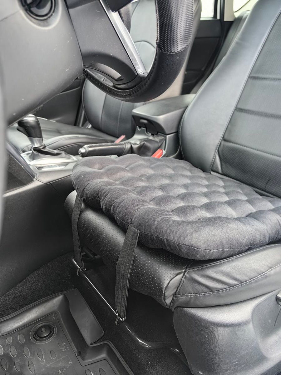 снимок Подушка автомобильная на сиденье "АВТО-БИО" черная 50*45 с креплением от магазина BIO-TEXTILES ОПТ