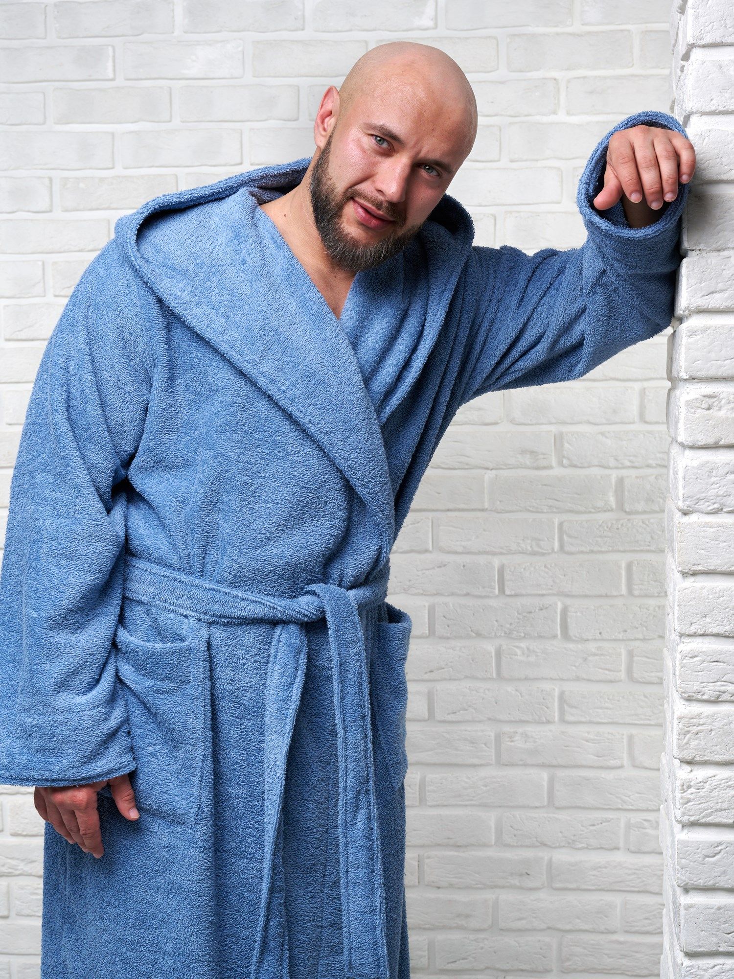 снимок Халат мужской махровый PandaHug с капюшоном, лазурный от магазина BIO-TEXTILES ОПТ
