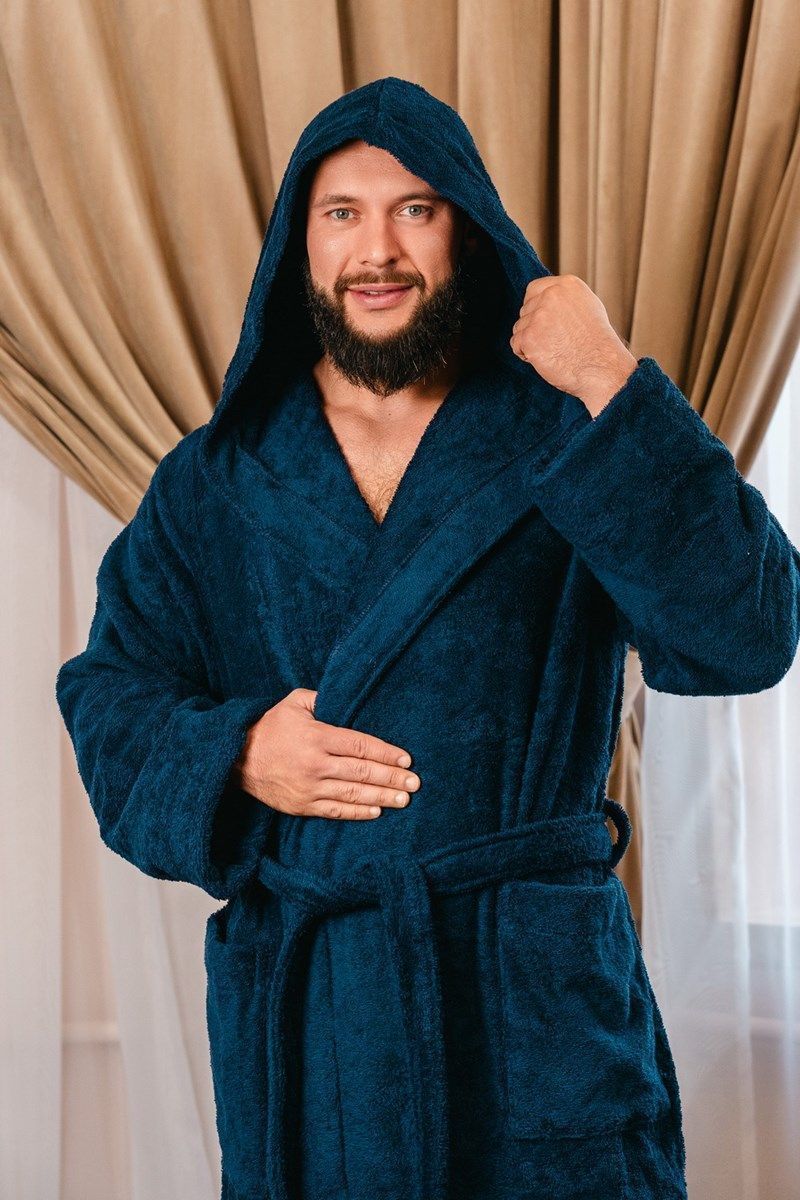 снимок Халат махровый с капюшоном, темно-синий с вышивкой от магазина BIO-TEXTILES ОПТ
