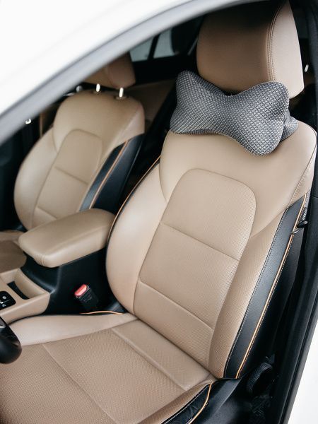 Подушка на подголовник из авто ткани серая