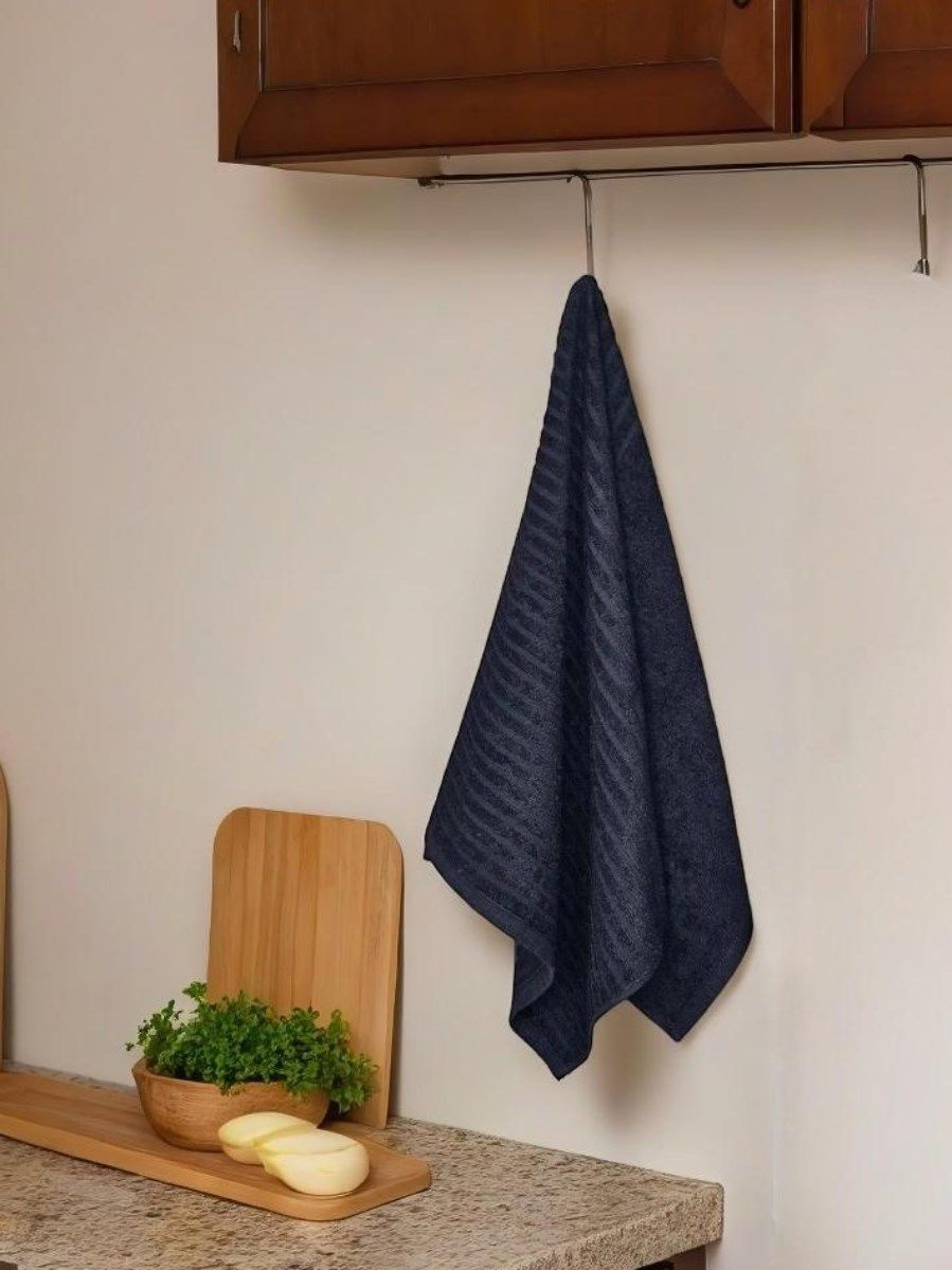 снимок Полотенце махровое черное полоса 50*90 от магазина BIO-TEXTILES ОПТ