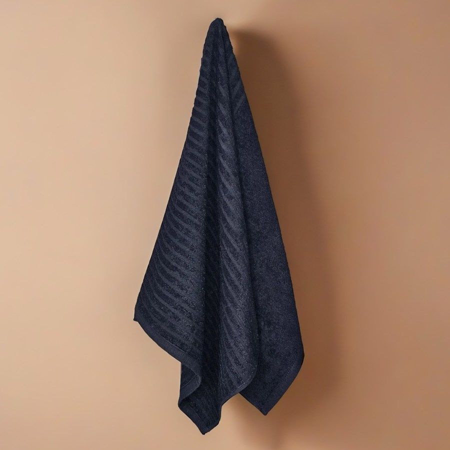 снимок Полотенце махровое черное полоса 50*90 от магазина BIO-TEXTILES ОПТ